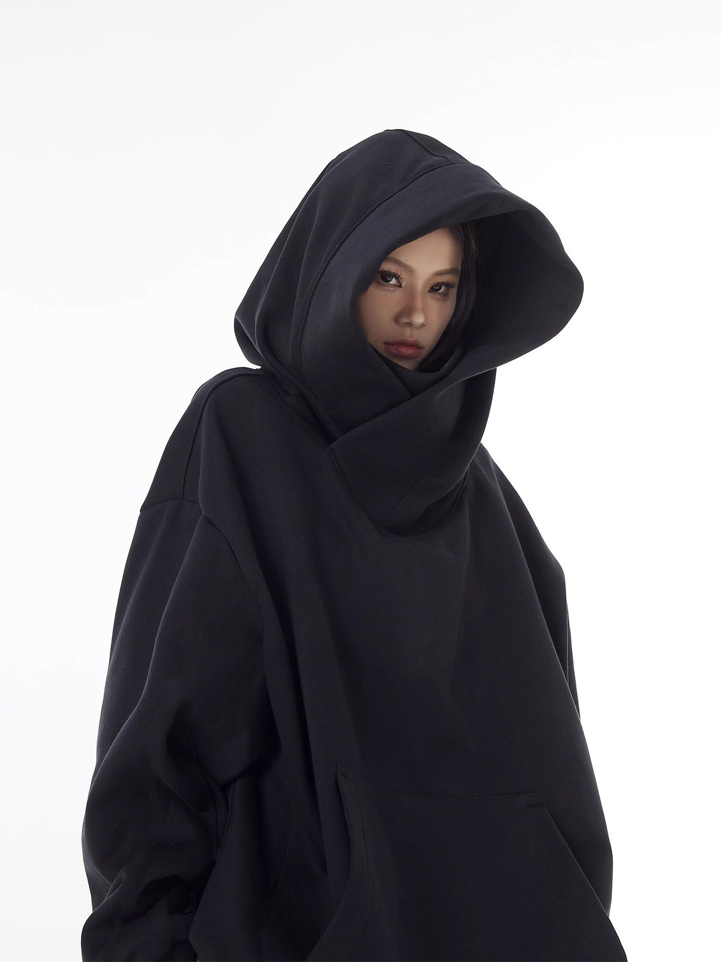 Lockerer Hoodie mit hohem Kragen und Fleecefutter