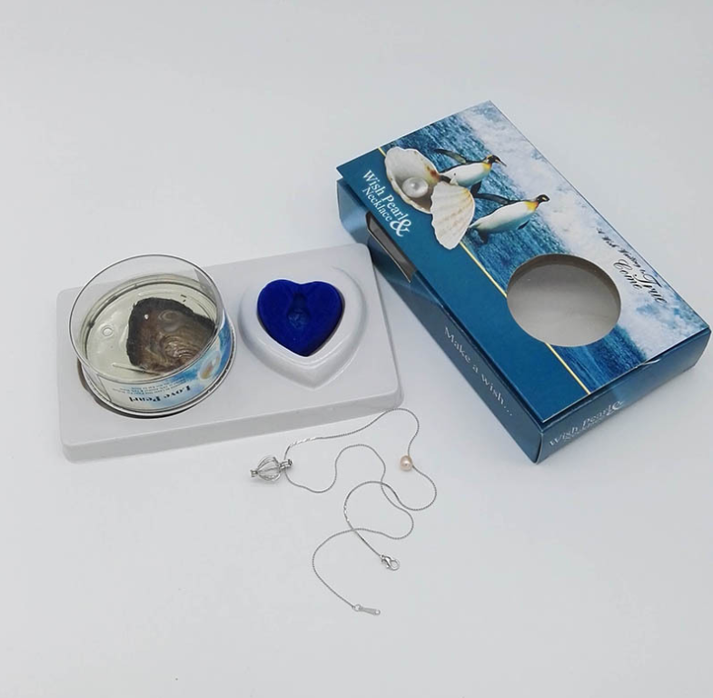 Schmuckgeschenkbox mit Süßwasserperlenkette